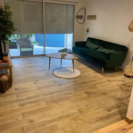 Alojamento de Acomodação e Pequeno-almoço 2 Lits Double Et 1 Canape Lit Avec Piscine Exterieure